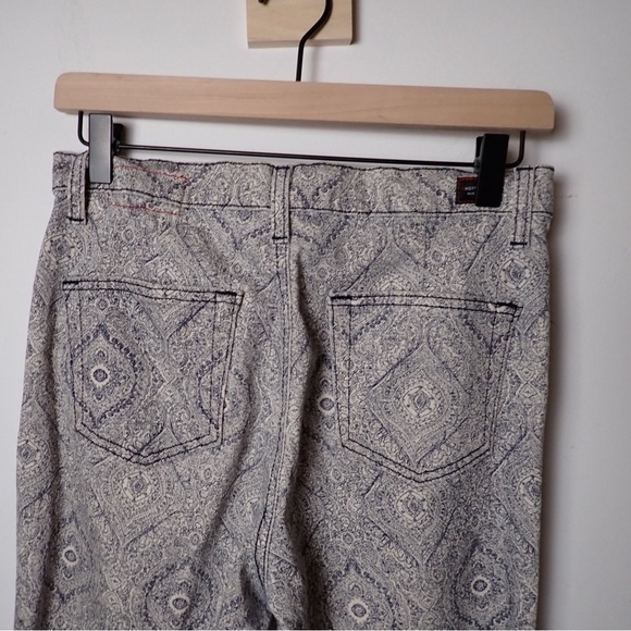 Angry Rabbit Design Print Raw Hem Flare Leg Denim Color Jeans size 29/9 - Picture 4 of 12